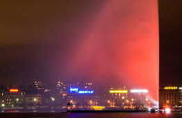 Der Jet d’eau bei Nacht